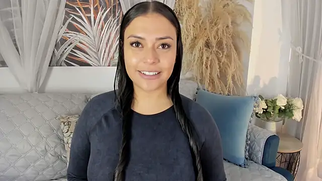 Snapshot of Nicolle_W chatting on June 2026 11:44:01 AM Nicolle W online show from June 2026 11:44:01 AM