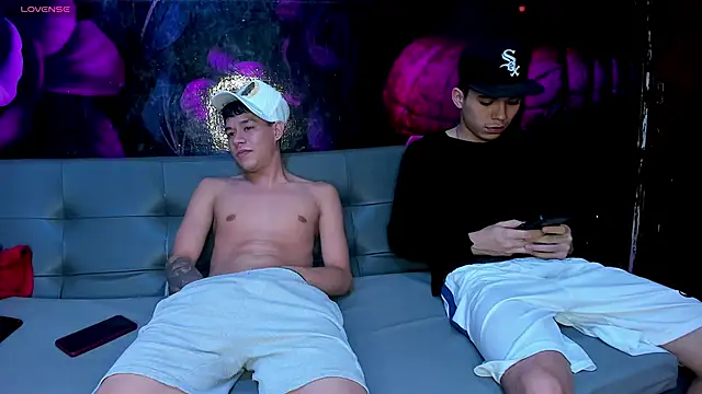 Snapshot of SecretsParty chatting on October 2025 08:17:02 PM SecretsParty online show from October 2025 08:17:02 PM