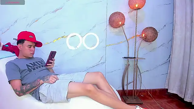 Snapshot of SecretsParty chatting on November 2025 07:37:01 PM SecretsParty online show from November 2025 07:37:01 PM