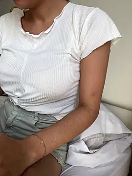 Snapshot of DulceMya6 chatting on February 2026 07:51:02 PM DulceMya6 online show from February 2026 07:51:02 PM