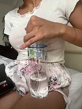 Snapshot of DulceMya6 chatting on March 2026 08:58:02 PM DulceMya6 online show from March 2026 08:58:02 PM