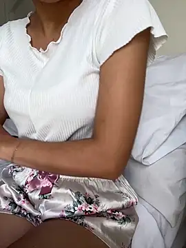 Snapshot of DulceMya6 chatting on March 2026 03:17:01 PM DulceMya6 online show from March 2026 03:17:01 PM