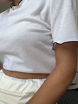 Snapshot of DulceMya6 chatting on March 2026 02:33:02 PM DulceMya6 online show from March 2026 02:33:02 PM