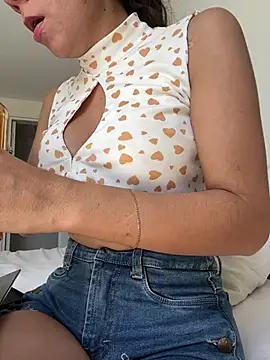 Snapshot of DulceMya6 chatting on March 2026 04:46:01 PM DulceMya6 online show from March 2026 04:46:01 PM