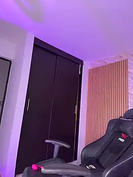 karol green  online show from October 2025 02:24:01 AM