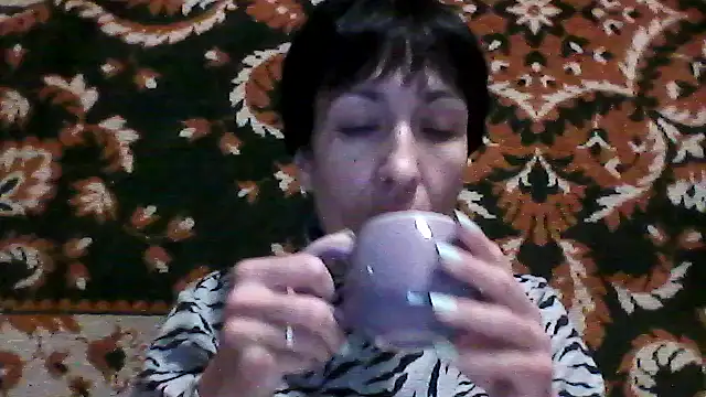 SunnyAmorre online show from April 2026 07:20:01 PM