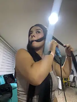 Snapshot of _dinna chatting on March 2025 01:11:01 AM dinna online show from March 2025 01:11:01 AM