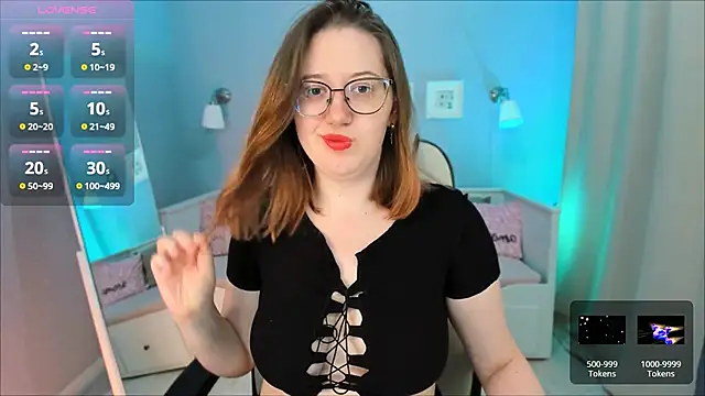 Charmy Gracy online show from October 2025 11:19:01 AM