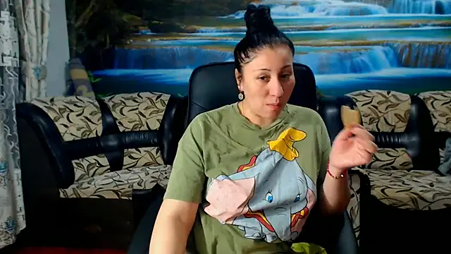 Snapshot of MoistMady chatting on March 2025 09:26:01 PM MoistMady online show from March 2025 09:26:01 PM