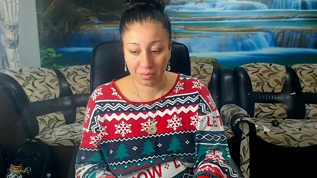 Snapshot of MoistMady chatting on October 2025 04:32:01 AM MoistMady online show from October 2025 04:32:01 AM