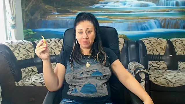 Snapshot of MoistMady chatting on October 2025 05:51:01 AM MoistMady online show from October 2025 05:51:01 AM