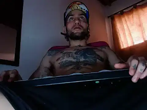 Snapshot of Christian_Stiven1 chatting on January 2025 03:33:02 PM Christian Stiven1 online show from January 2025 03:33:02 PM