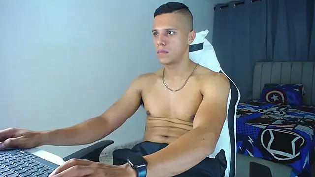 Snapshot of DavidAngell7 chatting on March 2025 05:43:02 AM DavidAngell7 online show from March 2025 05:43:02 AM