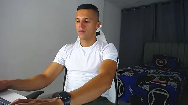 Snapshot of DavidAngell7 chatting on March 2025 06:16:01 AM DavidAngell7 online show from March 2025 06:16:01 AM