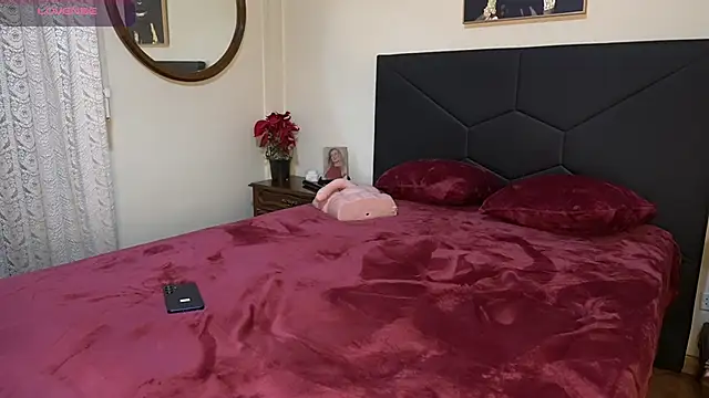 Snapshot of adellle chatting on December 2025 09:17:01 AM adellle online show from December 2025 09:17:01 AM