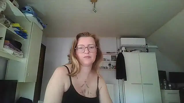 LiquidLeonie online show from May 2026 06:20:01 AM