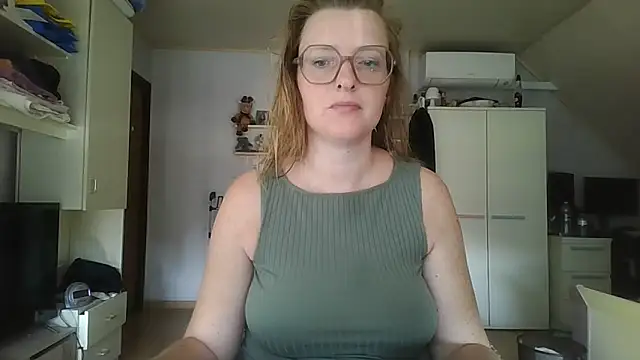 LiquidLeonie online show from May 2026 07:16:02 AM