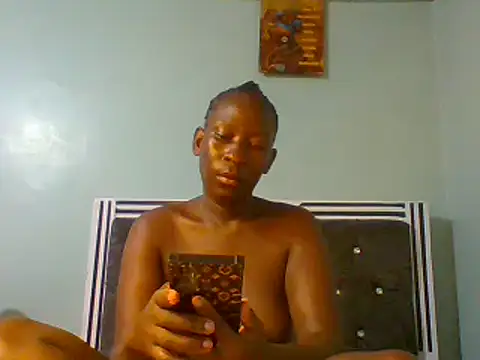 Snapshot of blackcuteebony chatting on February 2025 06:08:02 AM blackcuteebony online show from February 2025 06:08:02 AM