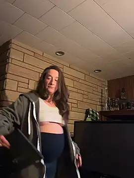 Snapshot of Mini_And_The_Bear chatting on February 2026 12:09:02 AM Mini And The Bear online show from February 2026 12:09:02 AM