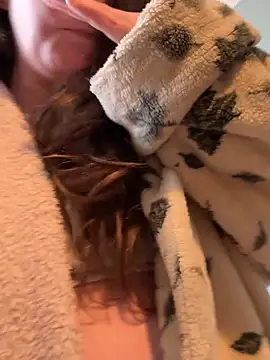 Mini And The Bear online show from March 2026 02:45:03 PM