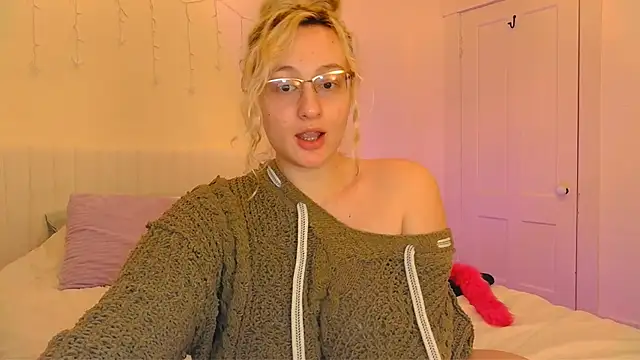 Snapshot of ashleyblaydex chatting on March 2026 05:08:02 AM ashleyblaydex online show from March 2026 05:08:02 AM