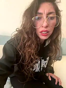 Snapshot of amanilouve chatting on October 2025 11:22:02 AM amanilouve online show from October 2025 11:22:02 AM