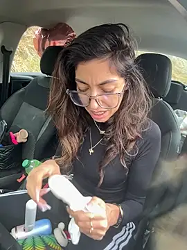 Snapshot of amanilouve chatting on February 2026 11:40:01 AM amanilouve online show from February 2026 11:40:01 AM