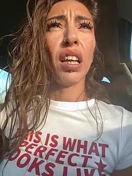 Snapshot of amanilouve chatting on February 2026 04:38:02 PM amanilouve online show from February 2026 04:38:02 PM