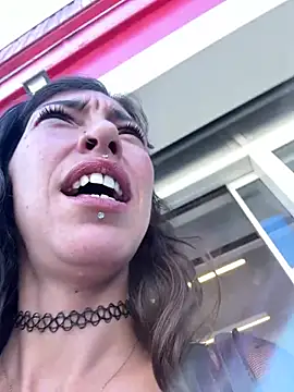 amanilouve online show from April 2026 10:16:02 AM