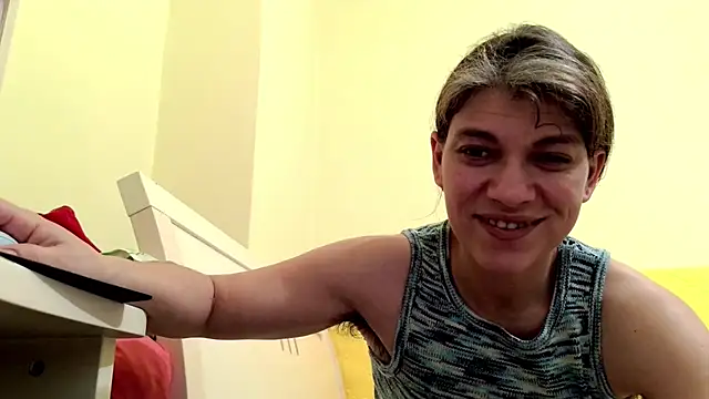 Snapshot of MercyLove chatting on March 2025 08:16:01 AM MercyLove online show from March 2025 08:16:01 AM