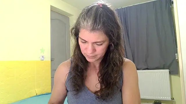 Snapshot of MercyLove chatting on October 2025 03:19:01 PM MercyLove online show from October 2025 03:19:01 PM