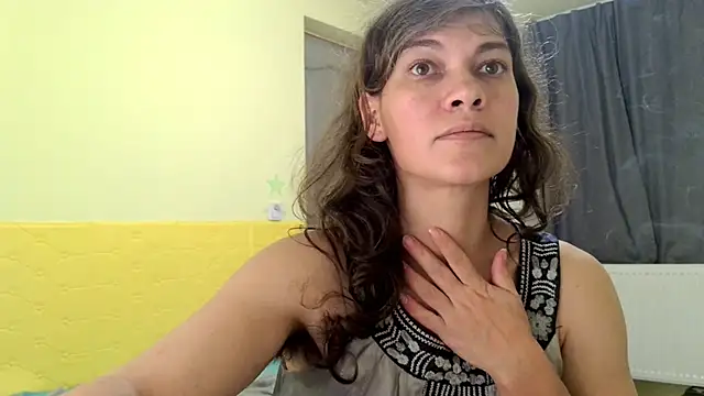 Snapshot of MercyLove chatting on November 2025 03:43:02 PM MercyLove online show from November 2025 03:43:02 PM