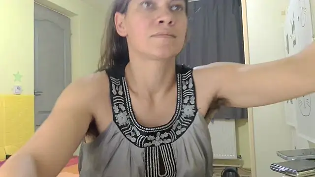 Snapshot of MercyLove chatting on November 2025 04:18:02 PM MercyLove online show from November 2025 04:18:02 PM