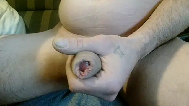 Snapshot of PikWilInPoes chatting on December 2024 09:57:01 AM PikWilInPoes online show from December 2024 09:57:01 AM