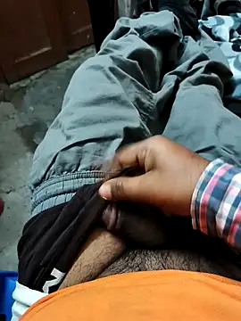 24HOTBOY25 online show from April 2026 06:25:01 PM