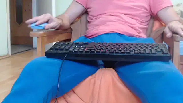 Snapshot of VASKOS178 chatting on December 2025 11:28:02 AM VASKOS178 online show from December 2025 11:28:02 AM