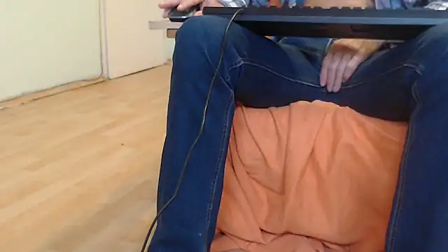 Snapshot of VASKOS178 chatting on December 2025 09:05:02 AM VASKOS178 online show from December 2025 09:05:02 AM