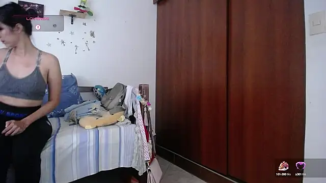 Snapshot of Moon_lunita chatting on September 2025 05:01:02 PM Moon lunita online show from September 2025 05:01:02 PM