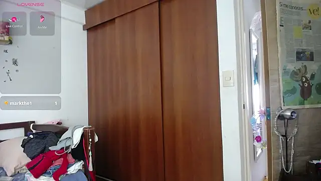 Snapshot of Moon_lunita chatting on October 2025 04:52:02 PM Moon lunita online show from October 2025 04:52:02 PM