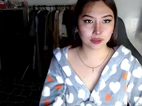 urqueendominant online show from March 2025 03:43:01 AM