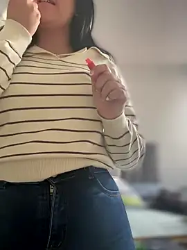 Alyaa s online show from October 2025 08:31:02 PM