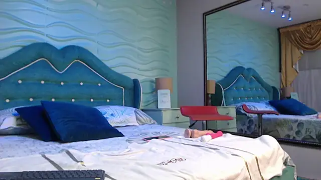 Snapshot of JolieDuvalle chatting on November 2025 01:11:01 PM JolieDuvalle online show from November 2025 01:11:01 PM