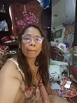 Snapshot of HotsexyNaughtysweetbaby chatting on February 2026 06:00:02 AM HotsexyNaughtysweetbaby online show from February 2026 06:00:02 AM