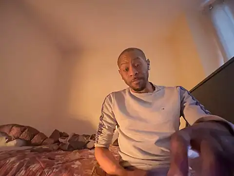 Snapshot of CuzzyB69 chatting on March 2025 07:21:02 AM CuzzyB69 online show from March 2025 07:21:02 AM