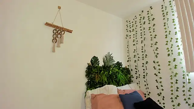 Snapshot of karlye_5 chatting on March 2025 03:36:02 PM karlye 5 online show from March 2025 03:36:02 PM