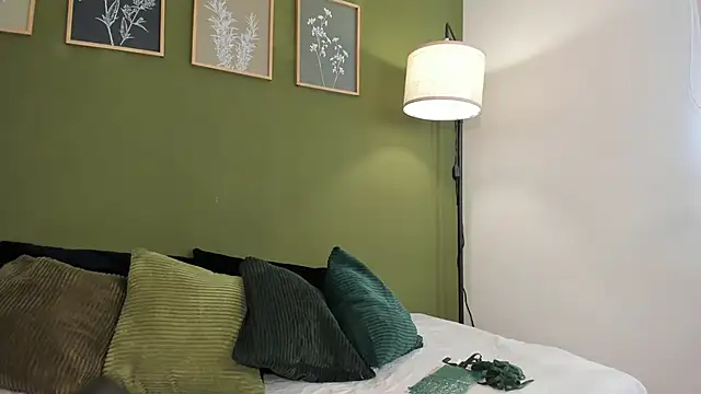 Snapshot of karlye_5 chatting on September 2025 01:11:02 PM karlye 5 online show from September 2025 01:11:02 PM