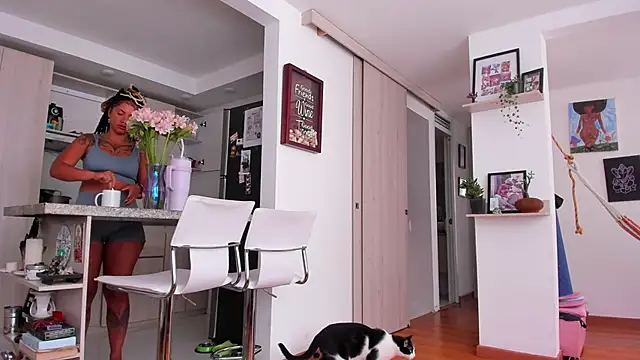 karlye 5 online show from December 2025 01:09:02 PM