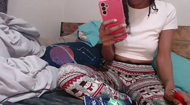 Snapshot of EmpressSunshine chatting on December 2024 11:57:01 PM EmpressSunshine online show from December 2024 11:57:01 PM