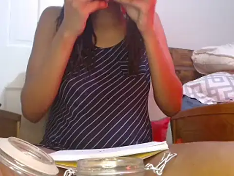 Snapshot of EmpressSunshine chatting on February 2025 01:22:01 AM EmpressSunshine online show from February 2025 01:22:01 AM