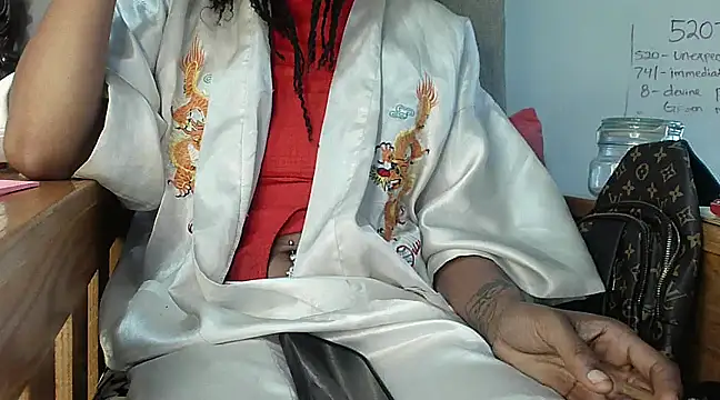 Snapshot of EmpressSunshine chatting on March 2025 01:34:02 AM EmpressSunshine online show from March 2025 01:34:02 AM